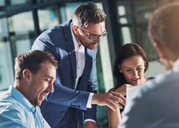 Facturación electrónica - Newsbook- Wolters Kuwer - Barometro Asesoría 2025- Tai Editorial España