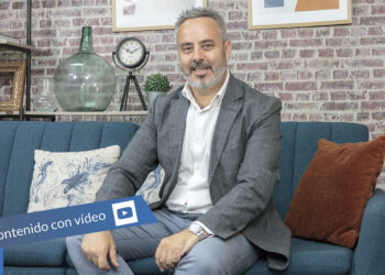 puesto de trabajo - Newsbook - Tai Editorial - España