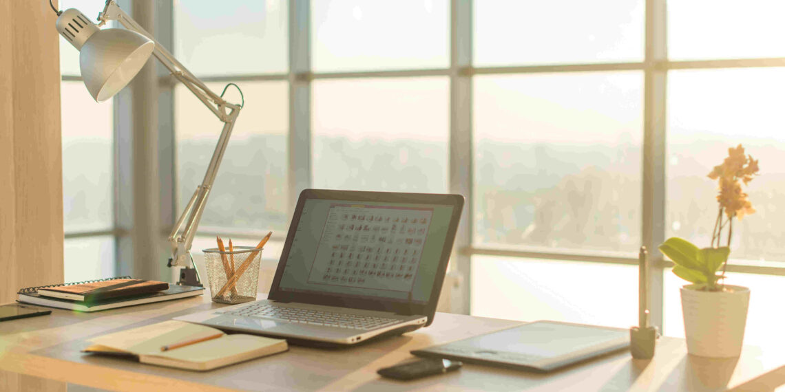 Puesto de trabajo - Newsbook - Tai Editorial - España