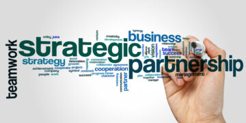 CrowdStrike - Zscaler - Newsbook - alianza - Tai Editorial España