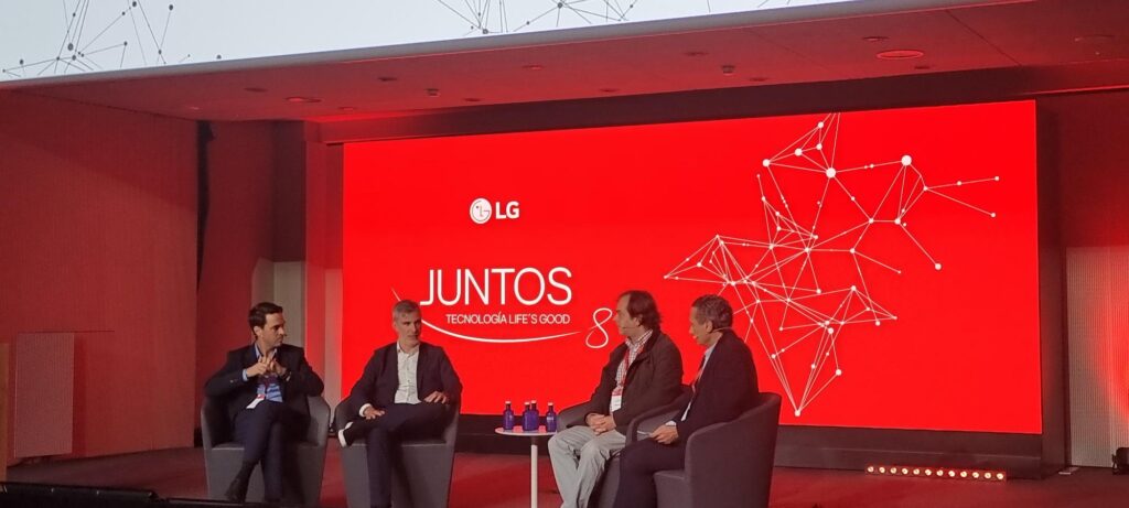 Juntos LG - Newsbook - Tai Editorial - España