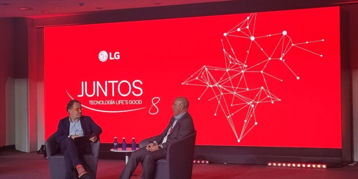 Juntos LG - Newsbook - Ti Editorial - España