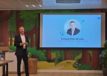 Salesforce- Newsbook - IA Agentica- novedades - Tai Editorial España