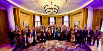 HP - Newsbook - Tai Editorial - España