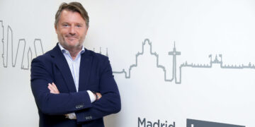 Lenovo - Newsbook - Tai Editorial - España