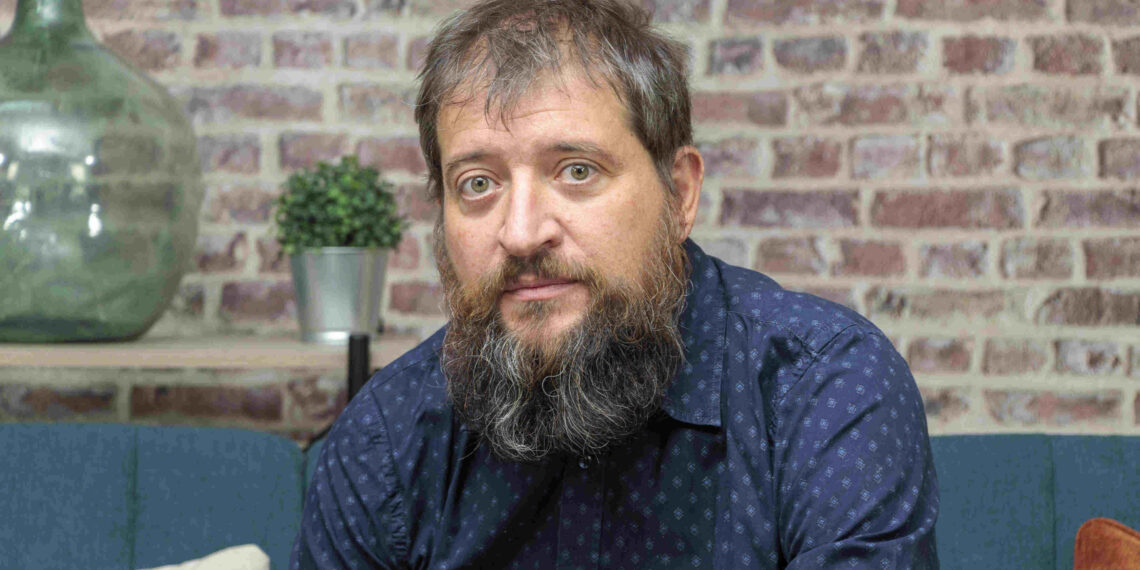 V-Valley - Newsbook - Tai Editorial - España