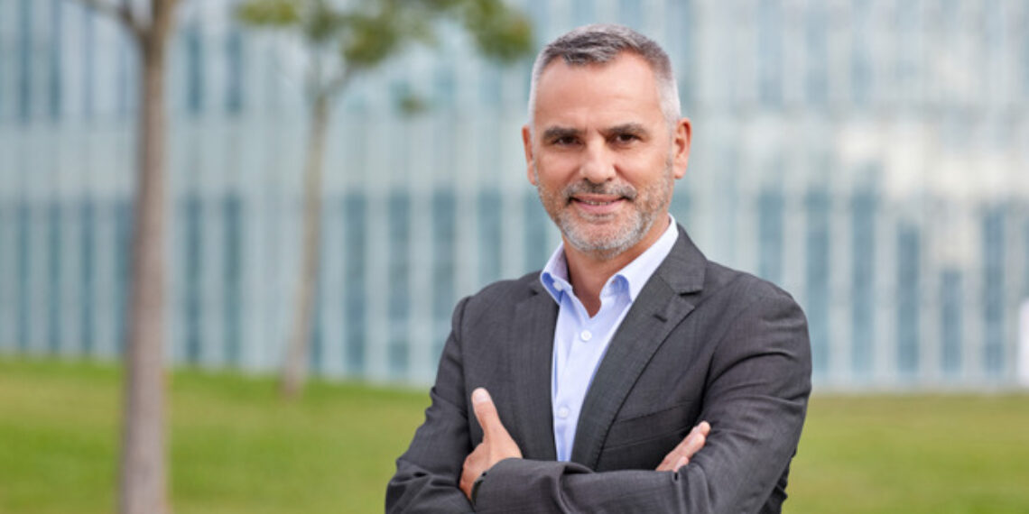 Sarenet CPD y operador móvil virtual-Newsbook