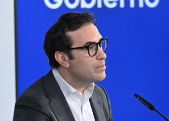 Factura Electrónica - Newsbook - Carlos Cuerpo- Tai Editorial España