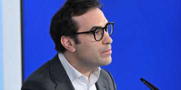 Factura Electrónica - Newsbook - Carlos Cuerpo- Tai Editorial España