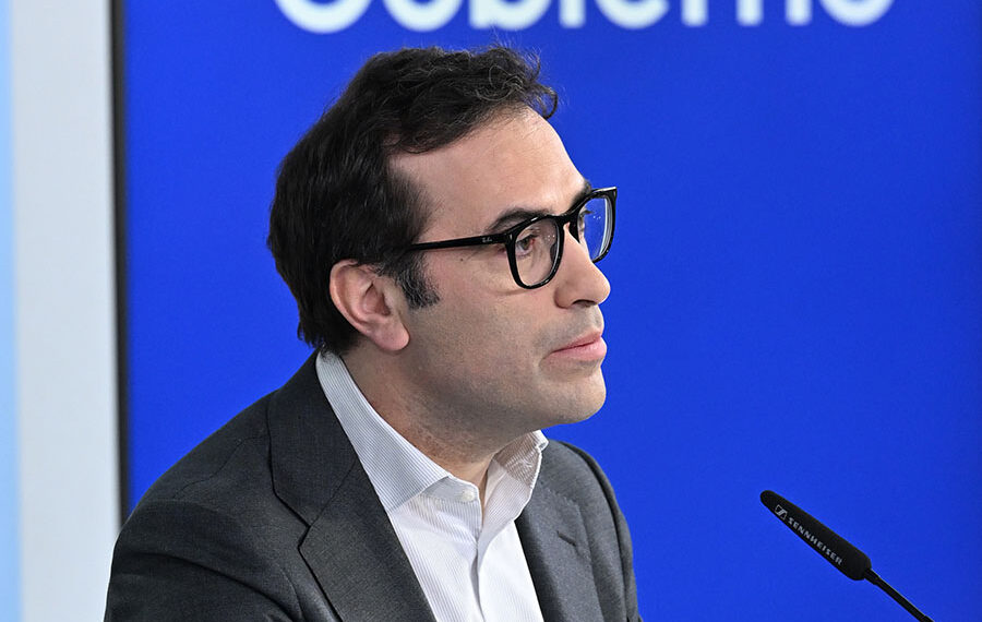 Factura Electrónica - Newsbook - Carlos Cuerpo- Tai Editorial España