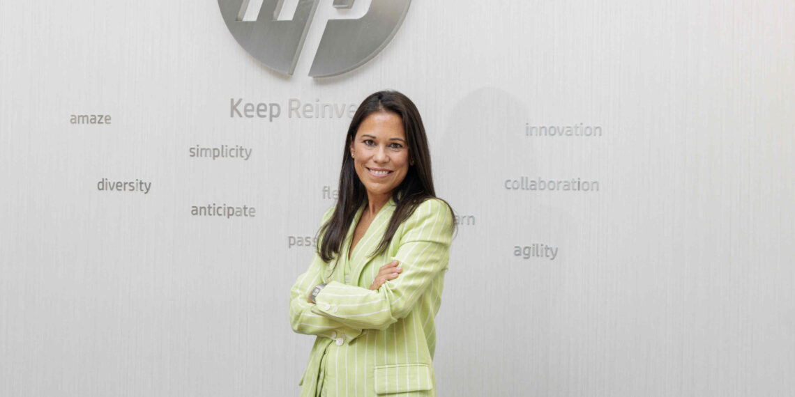 Mujeres TIC - Newsbook - Tai Editorial - España