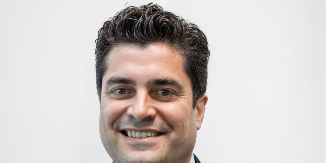 Oferta de colocation- Newsbook- Aire- Santi Magazú- Tai Editorial España