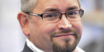 Arrow - Dataminr -Newsbook- acuerdo - Tai Editorial Acuerdo