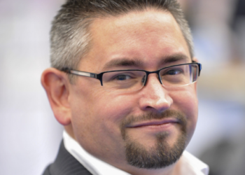 Arrow - Dataminr -Newsbook- acuerdo - Tai Editorial Acuerdo